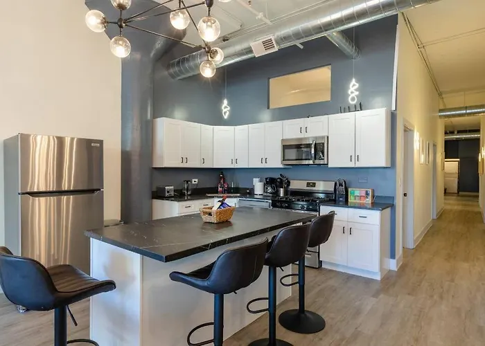 Group-friendly 5br Sleeps 12 With Billiards, Optional Parking And Gym Access Near Mccormick Place And Soldier Field Apartamento