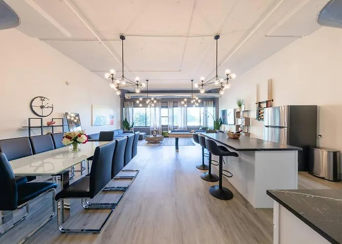 Group-friendly 5br Sleeps 12 With Billiards, Optional Parking And Gym Access Near Mccormick Place And Soldier Field Apartamento *