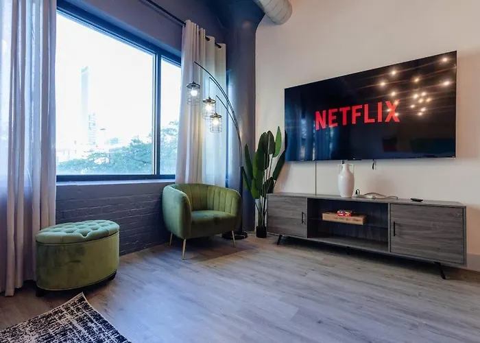 Group-friendly 5br Sleeps 12 With Billiards, Optional Parking And Gym Access Near Mccormick Place And Soldier Field Apartamento Chicago