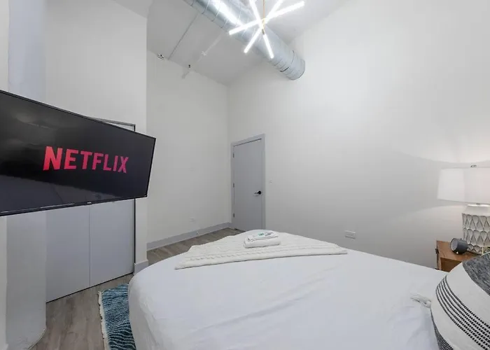 Group-friendly 5br Sleeps 12 With Billiards, Optional Parking And Gym Access Near Mccormick Place And Soldier Field Apartamento Chicago