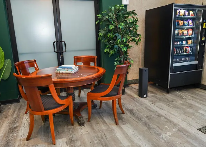 Group-friendly 5br Sleeps 12 With Billiards, Optional Parking And Gym Access Near Mccormick Place And Soldier Field Apartamento Chicago